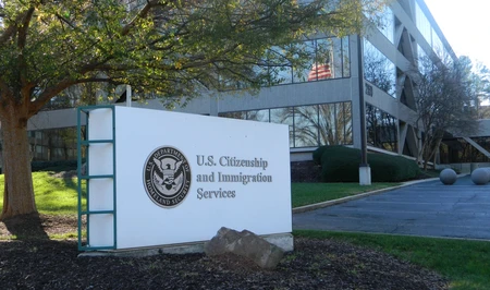 Утечка данных сотрудников иммиграционной службы США поставила под угрозу тайные операции