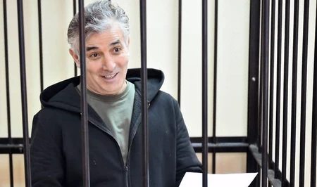 Адвокат Эльман Пашаев судится за пенсию, находясь в СИЗО