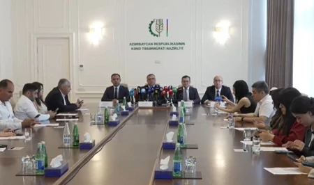 В Министерстве сельского хозяйства Азербайджана проходит пресс-конференция
