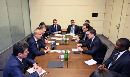 Глава Минэкономики Азербайджана провел переговоры с CEO Brookfield Asset Management