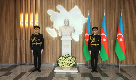 В Госагентстве по охране стратегических объектов почтили память Гейдара Алиева
