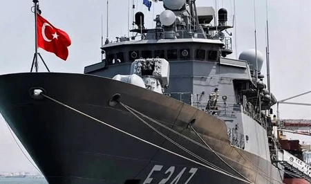 Турецкий фрегат TCG İstanbul совершил исторический визит в Сирию спустя 15 лет