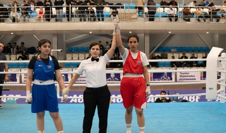 Определены победительницы чемпионата Азербайджана по боксу среди юношей и девушек U-17