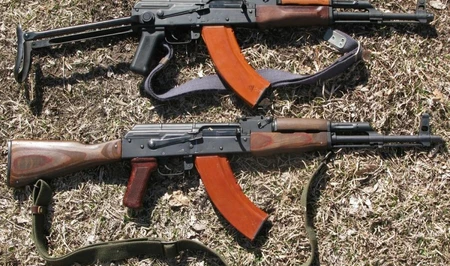 В Азербайджане за сутки полиция изъяла автомат, три пистолета и 11 ружей