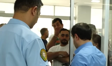 В Баку разгорелся скандал в больнице: медики устроили спор при маленьких пациентах