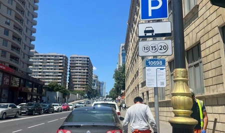 В центре Баку появилась новая платная парковочная зона