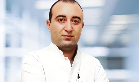 В Гяндже муж медсестры избил врача