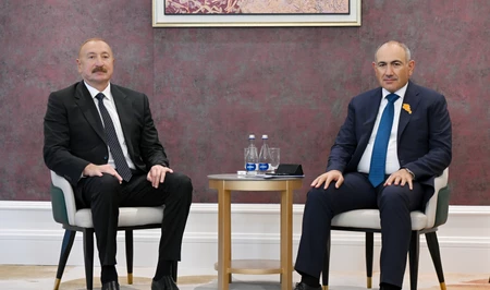 В Бишкеке проходит встреча Президента Ильхама Алиева с Премьер-министром Армении