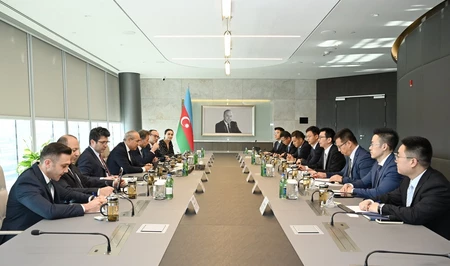 Микаил Джаббаров встретился с председателем компании PowerChina Resources Ltd.