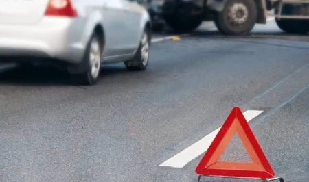 В Хазарском районе Баку произошло ДТП с участием трех машин
