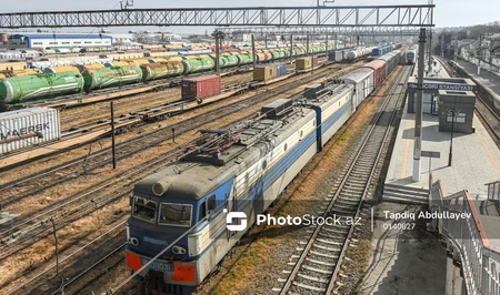 В Азербайджане выросли железнодорожные и автомобильные грузоперевозки