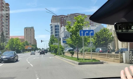 Новая разметка провоцирует ДТП? В AYNA объяснили логику изменения полос в Баку