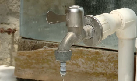 10 дней без воды: летние тяготы жителей Локбатана