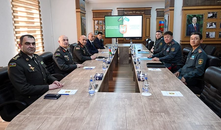 Делегация Казахстана посетила военные учебные заведения Азербайджана