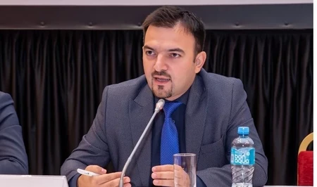 Русиф Гусейнов: Баку отдает приоритет прямому двустороннему взаимодействию с Ереваном