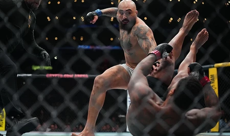 Бывший морпех нокаутировал олимпийского чемпиона за 12 секунд на UFC