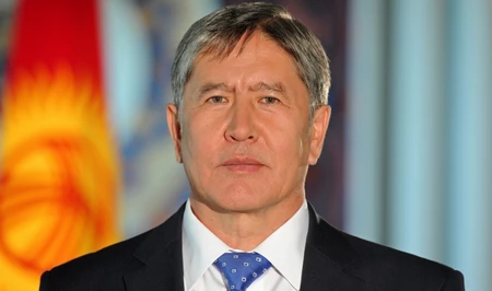 Садыр Жапаров лишил экс-президента Атамбаева всех госнаград