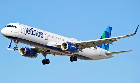 Беспилотник врезался в пассажирский Airbus при посадке в Нью-Йорке