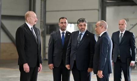 Пресс-служба Президента Азербайджана опубликовала кадры открытия предприятия в Гарадагском районе