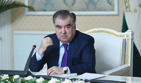 Рахмон поздравил Ильхама Алиева с вступлением Азербайджана в консультативный формат стран ЦА