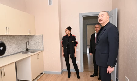 Ильхам Алиев и Мехрибан Алиева приняли участие в открытии жилого комплекса в Суговушане