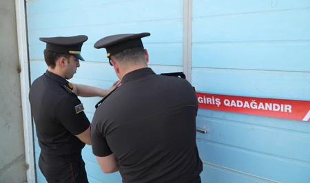 Служба пожарного надзора МЧС обнаружила многочисленные нарушения на складе в Баку